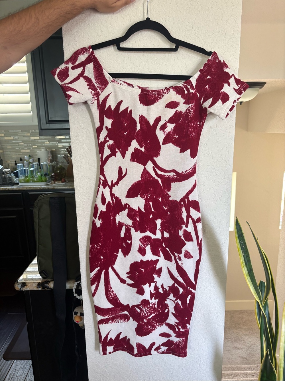Off-Shoulder Floral Bodycon Dress in Red and White